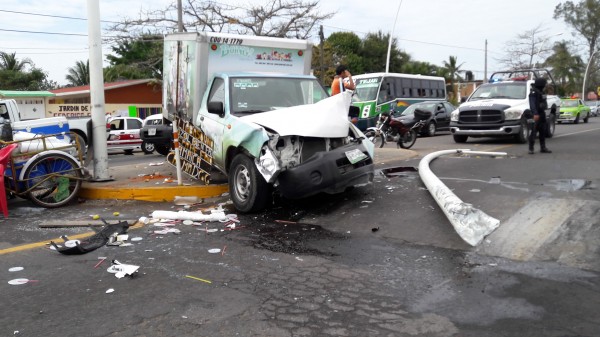 Aparatoso Choque En La Veracruz El Tejar Deja Cinco Lesionados