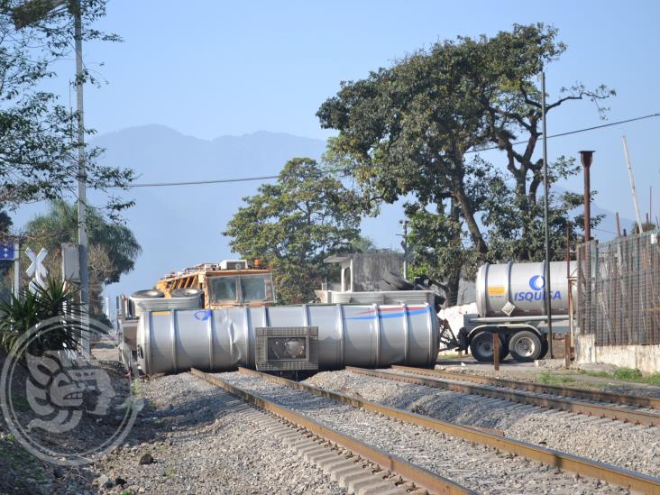 Evacuaron A Mil Personas Tras Choque De Pipa Con Tren En Orizaba