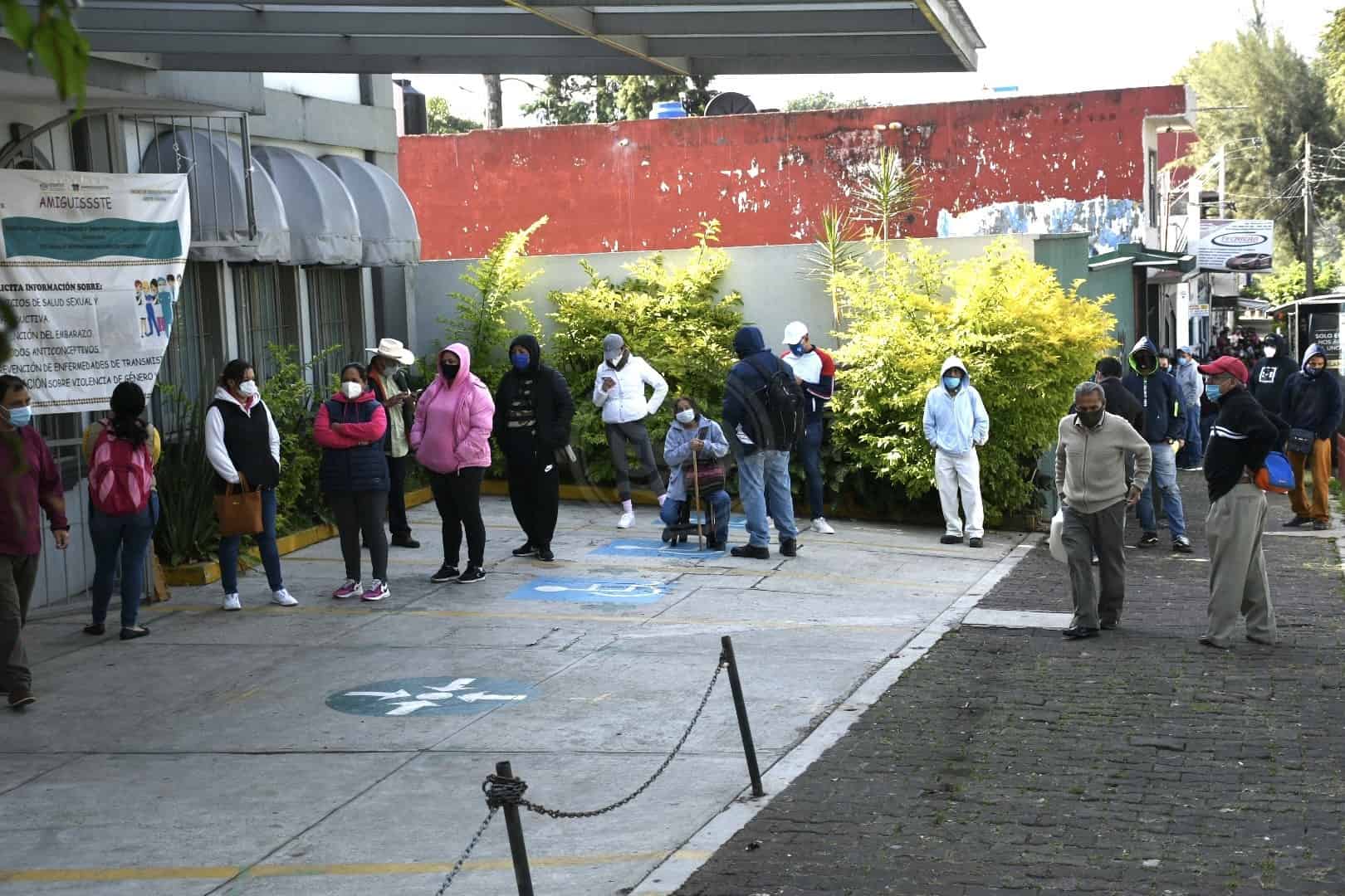 Denuncian falta de atención en clínica del ISSSTE en Xalapa