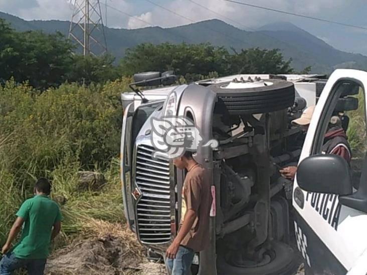 Vuelca Tr Iler Sobre La Puebla C Rdoba No Hay Lesionados