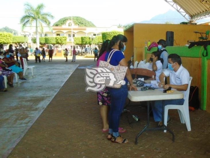 Entregan Becas A Mil Estudiantes En Tatahuicapan