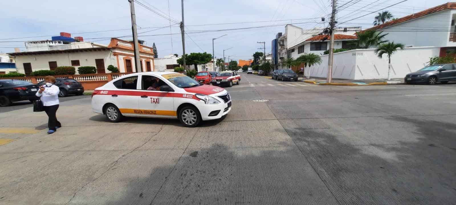 Choque Entre Taxi Y Camioneta Deja Severos Da Os En Calles De Veracruz