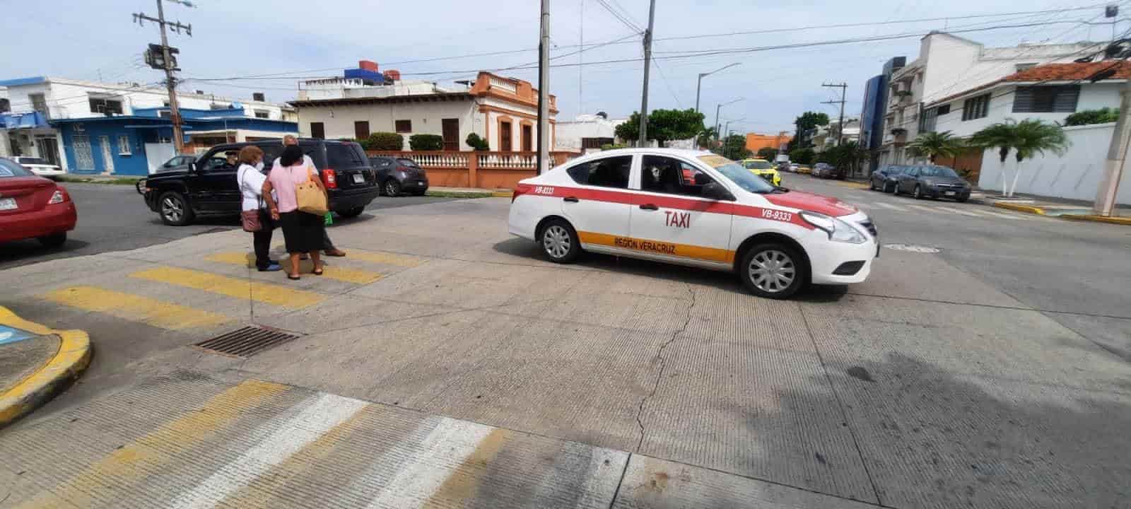 Choque Entre Taxi Y Camioneta Deja Severos Da Os En Calles De Veracruz