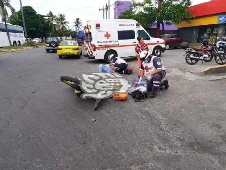 Pareja De Motociclista Resulta Lesionada Tras Ser Impactada Por Taxista