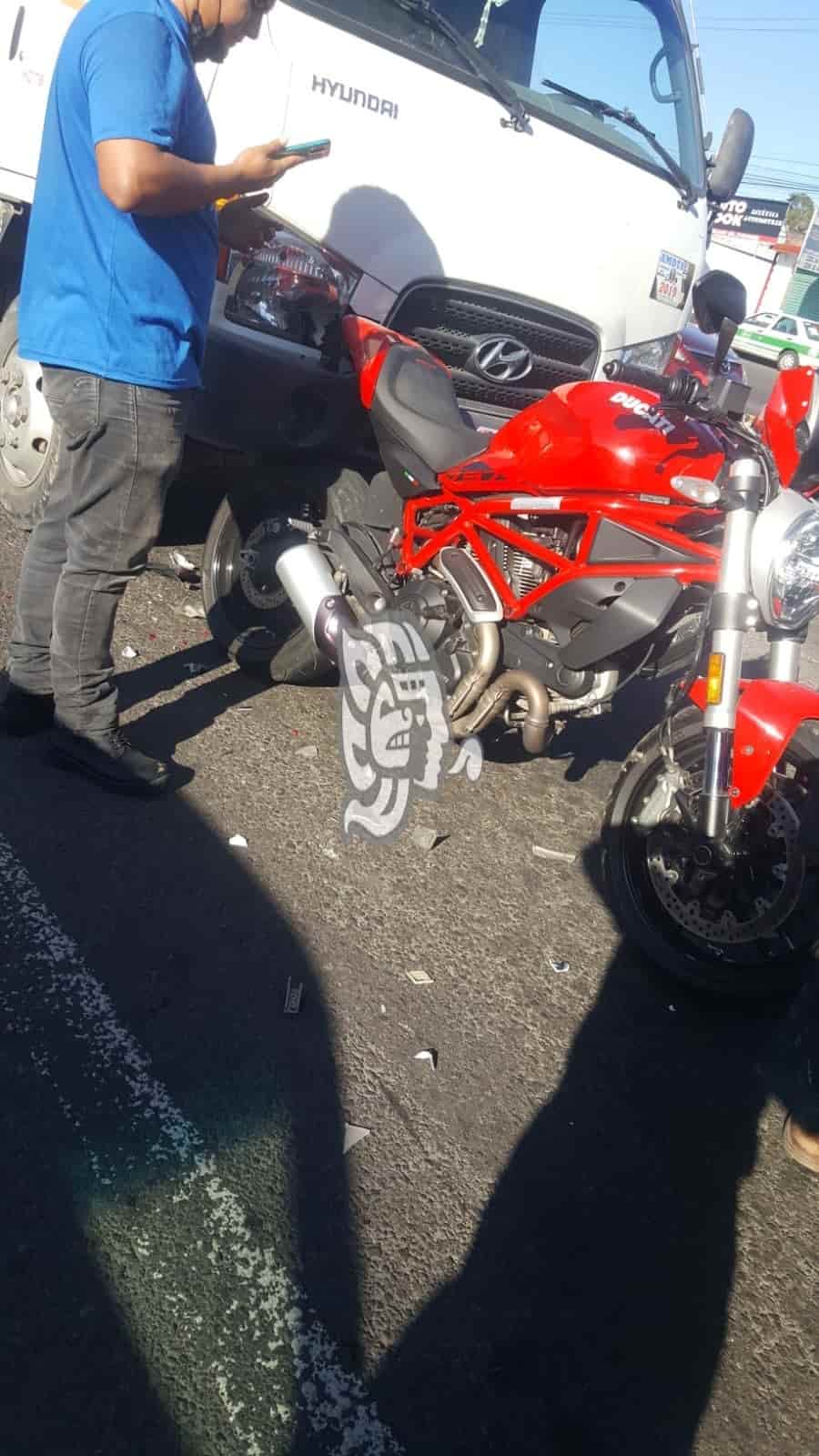 Motociclista Se Salva De Morir En Accidente En El Bulevar Xalapa