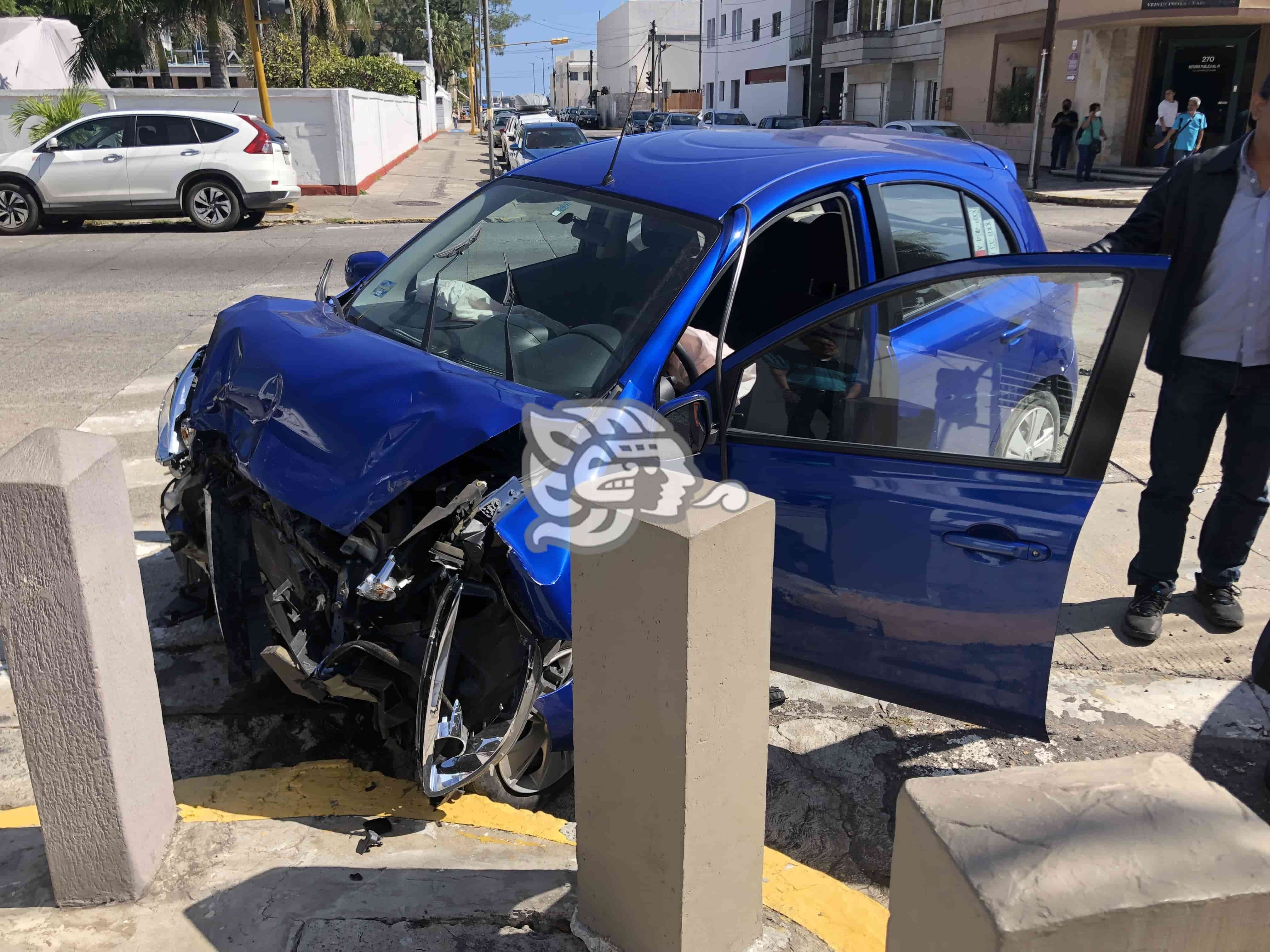 Choque Automovil Stico Deja Dos Personas Lesionadas En Veracruz