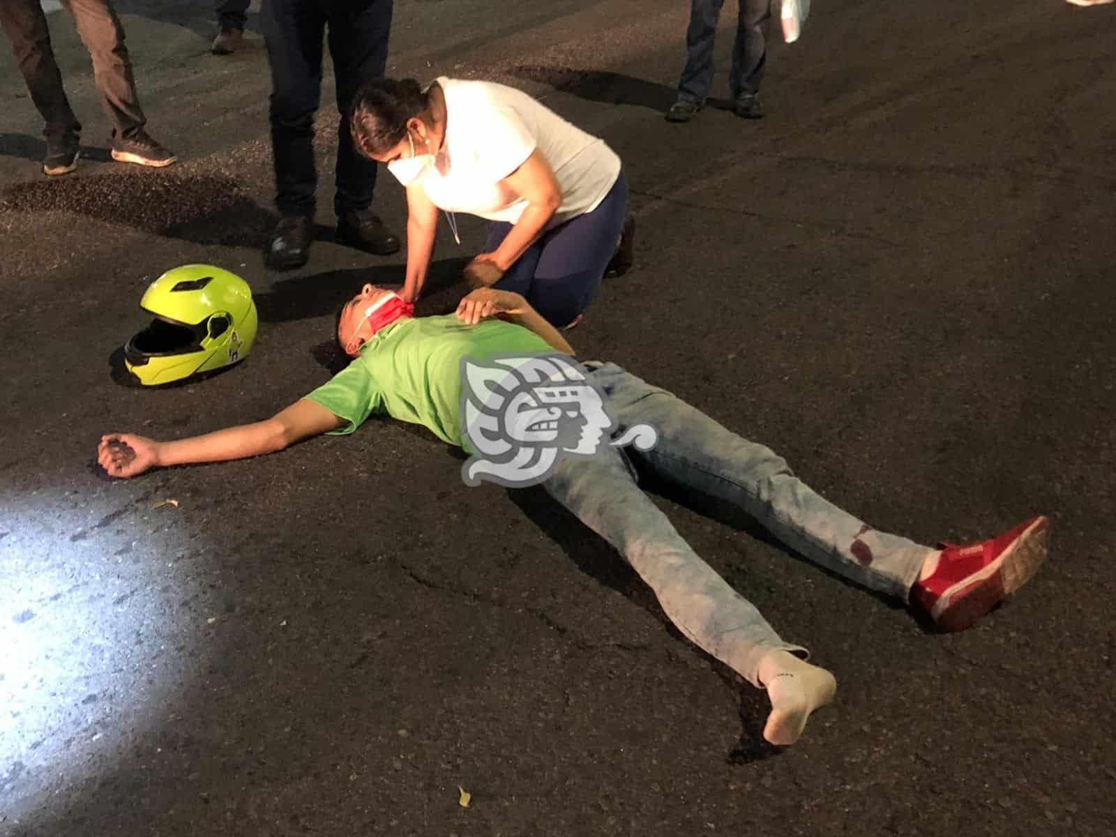 Choque Entre Camioneta Y Motociclista Deja Un Lesionado