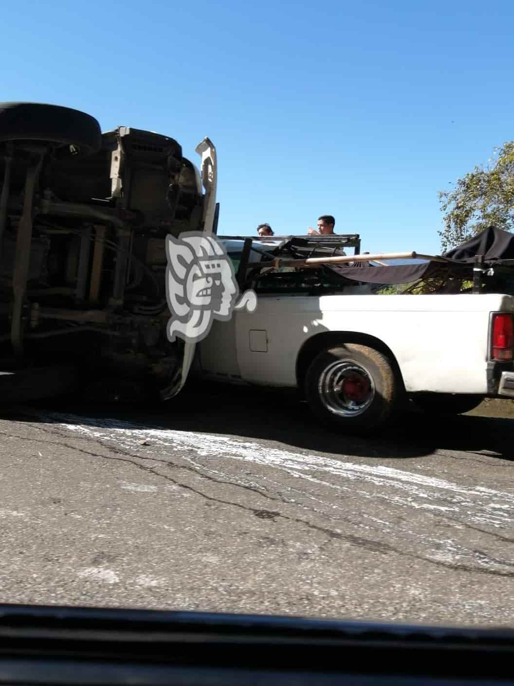 Dos Lesionados Deja Choque Volcadura En La Carretera Xico Teocelo