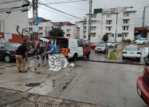 Motociclista Resulta Lesionado Tras Chocar Contra Taxi En Xalapa