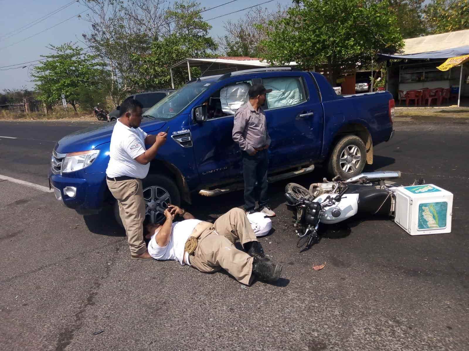 Se Impacta Motociclista Contra Una Camioneta En Puente Nacional