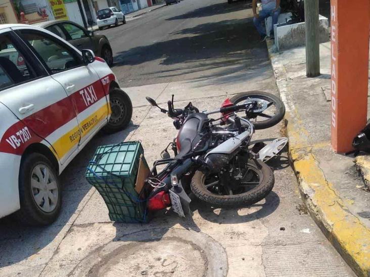 Motociclista Se Impacta Con Taxista En Calles Del Centro De Veracruz