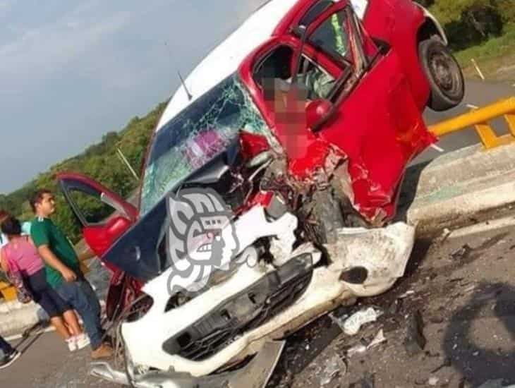 Mortal Accidente En La C Rdenas Coatzacoalcos Auto Casi Cae De Puente