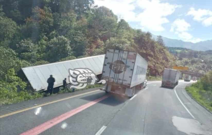 Volcadura De Tr Iler Dej Cierre Parcial En La Autopista Puebla Orizaba