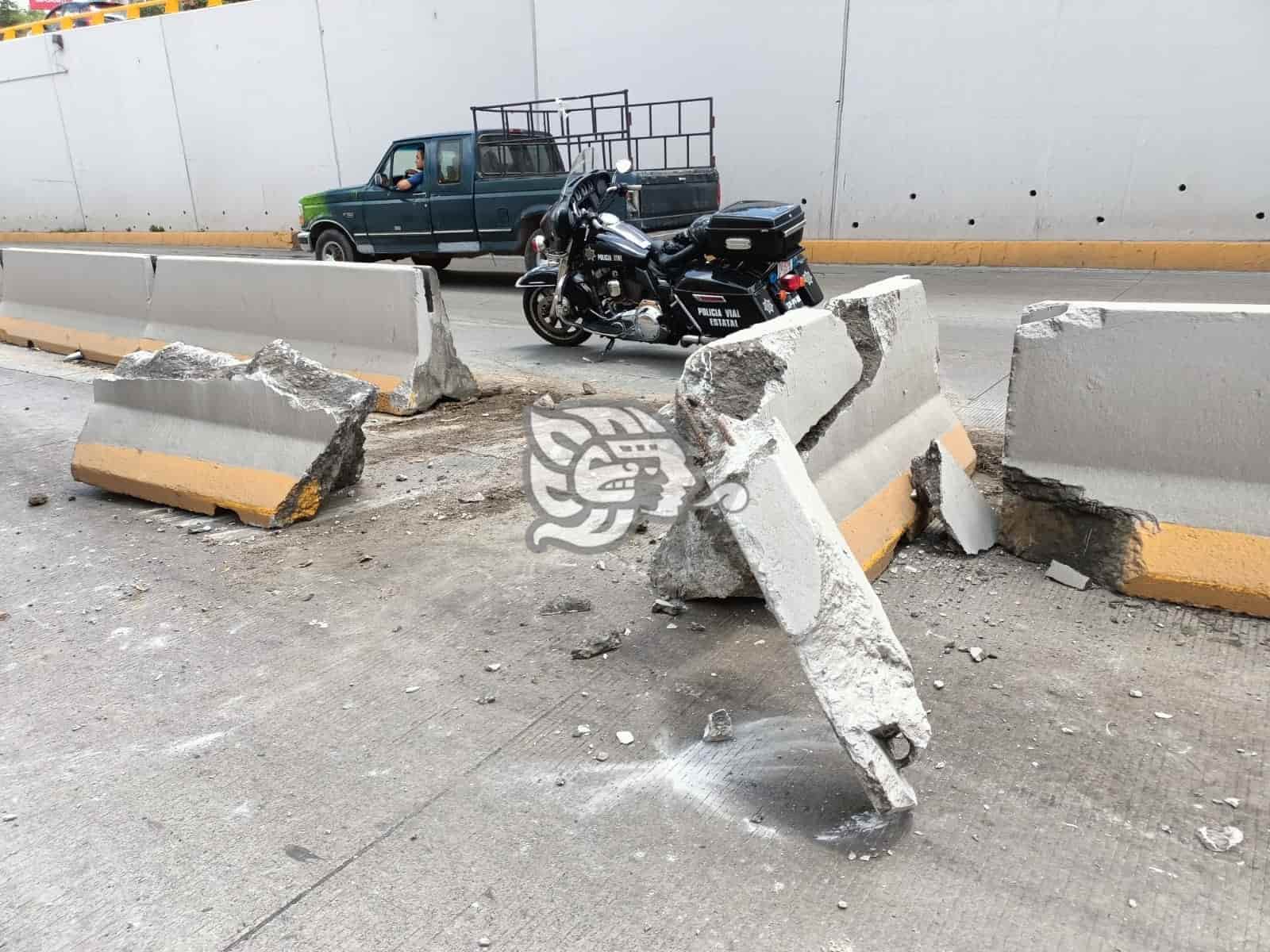 En Xalapa Tr Iler Provoca Caos En Distribuidor Vial Araucarias