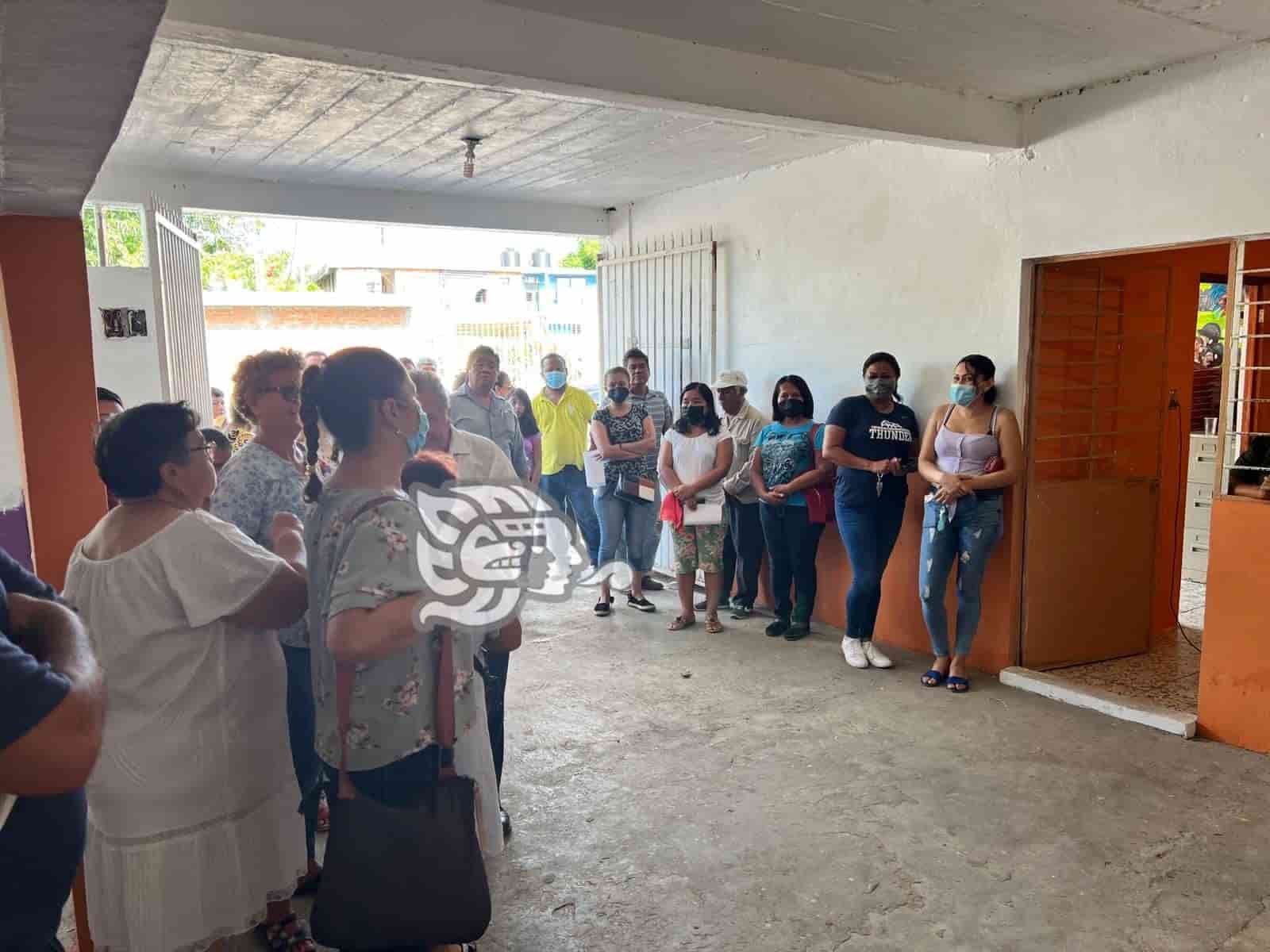 Vecinos de Tihuatlán exigen agua llevan años sin el servicio