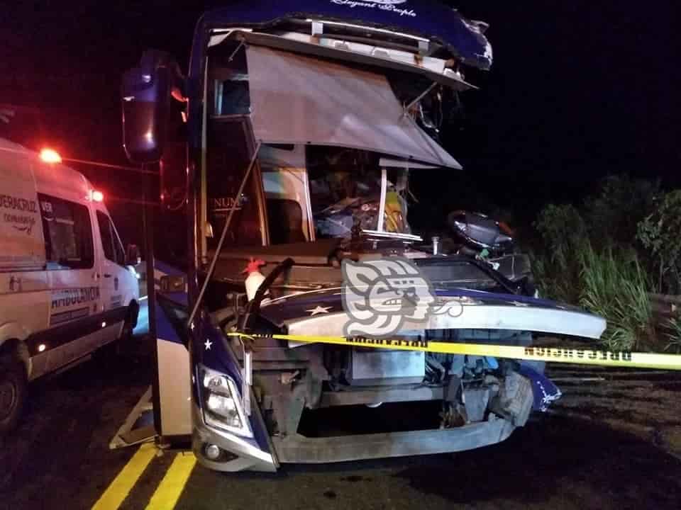 Un Muerto Y Ocho Heridos En Accidente Carretero