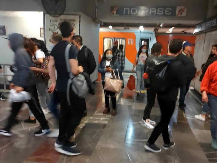 Persona se avienta a las vías del Metro en CDMX