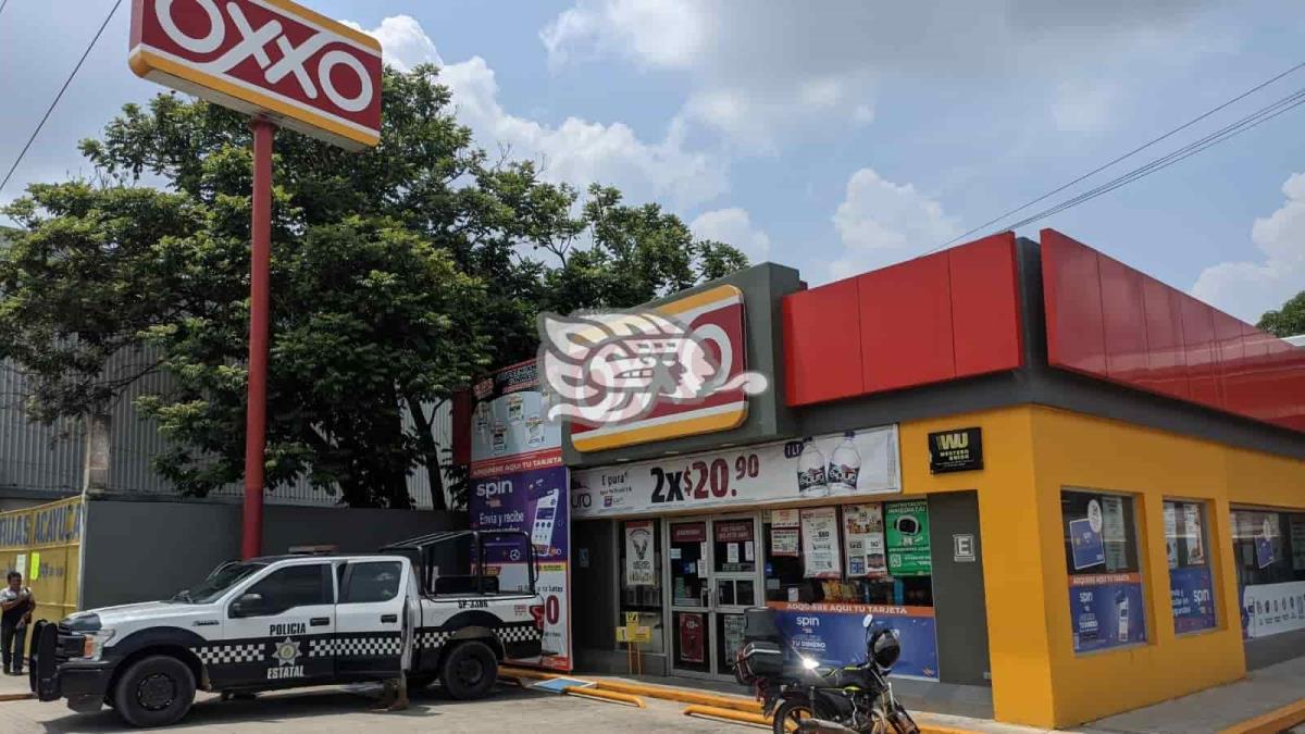 Con Pistola En Mano Roban Oxxo En Acayucan