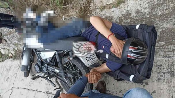 Joven Motociclista Derrapa En Xalapa Se Fractura Una Extremidad