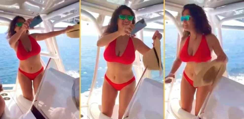 Veracruzana Salma Hayek celebró sus años con baile en yate y en bikini