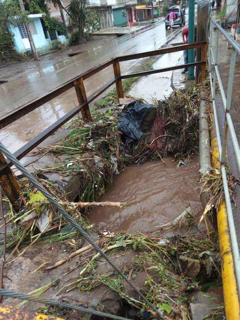 Lluvia Torrencial Desborda Los R Os Carneros Y Papas En Xalapa