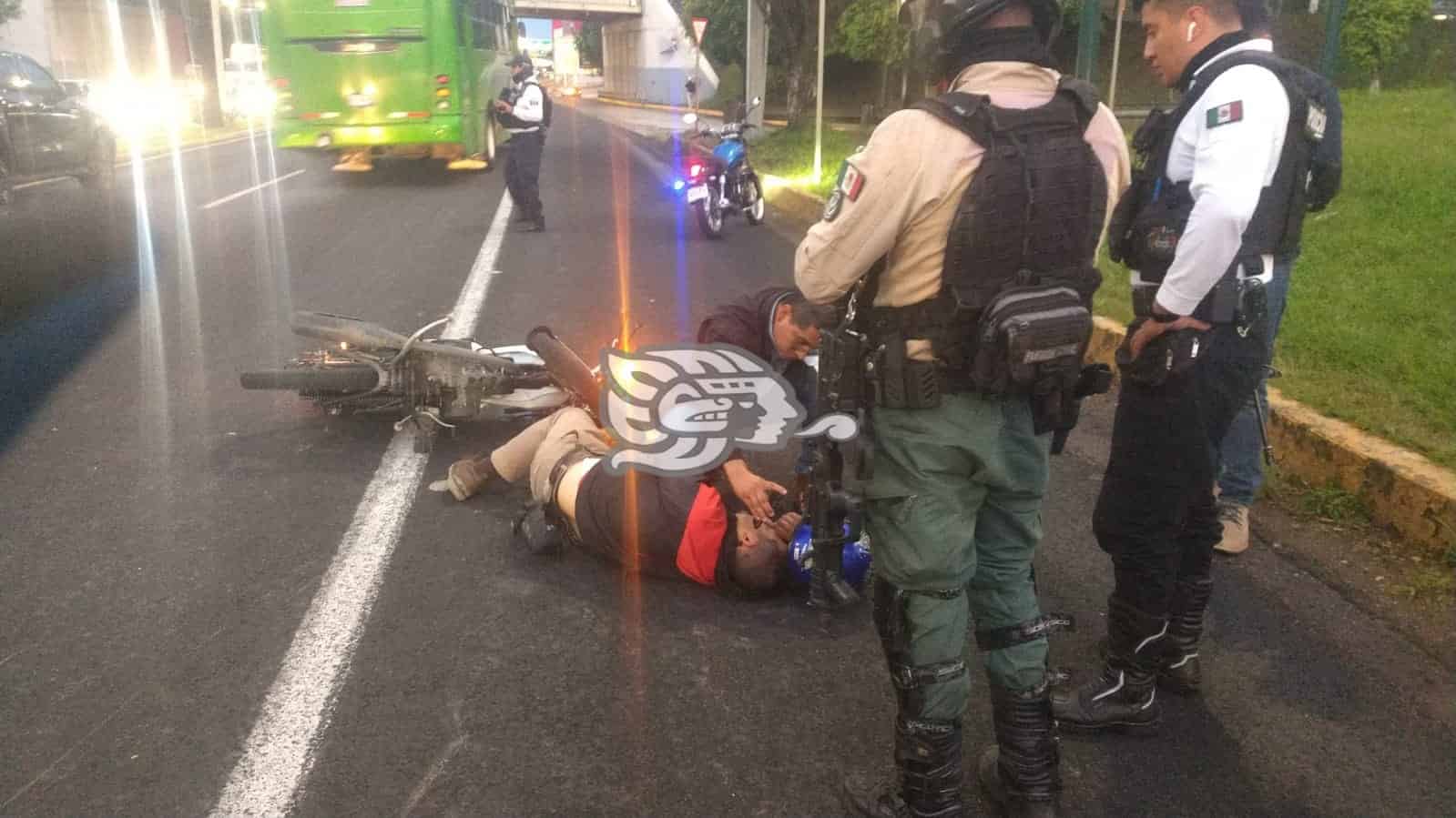 En Xalapa Choca Contra Camioneta Frente A Monumento A Guizar Y Valencia