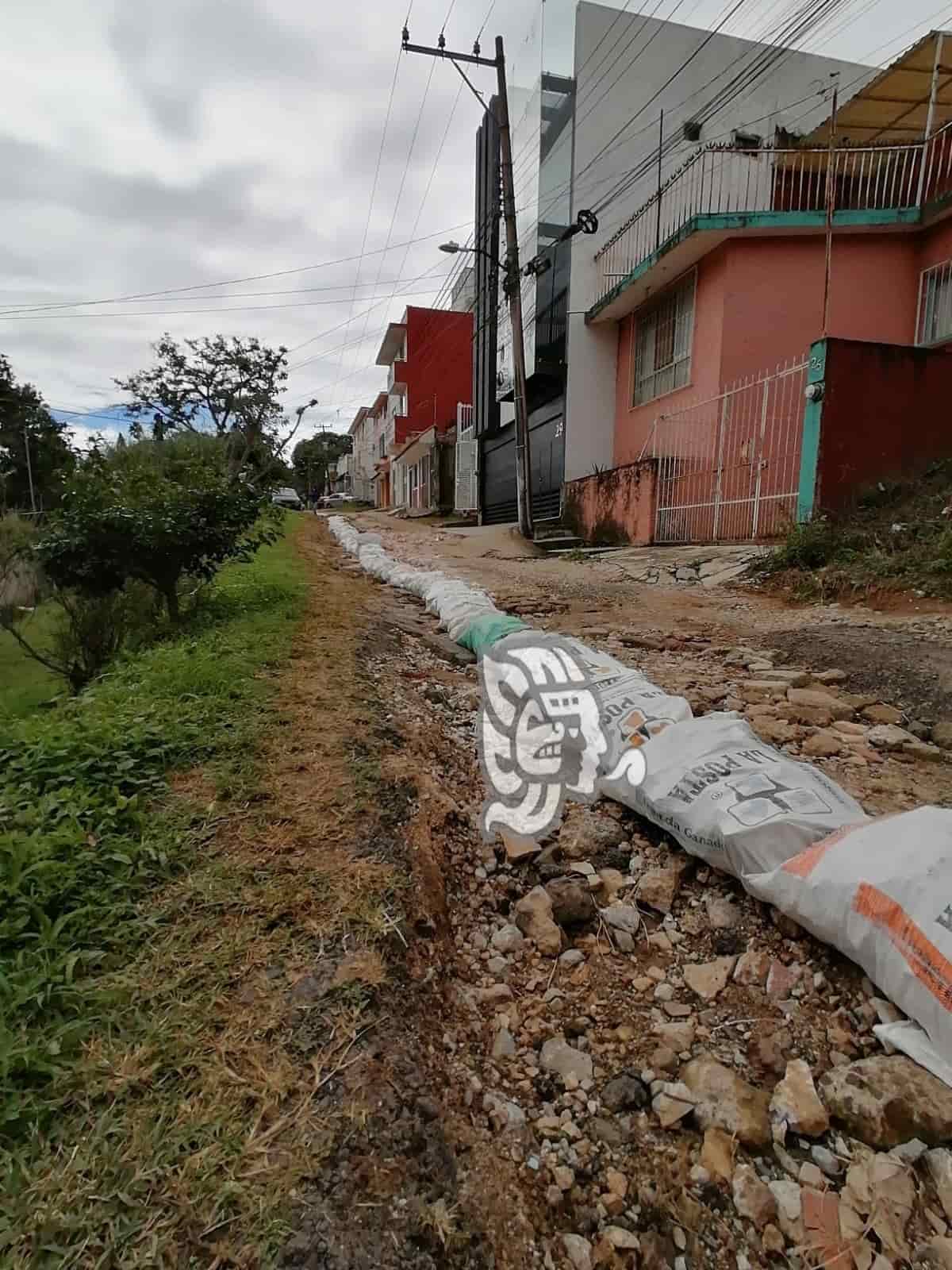 Ante Riesgo De Deslave Vecinos Habilitan Canal En Calle Amanecer De Xalapa