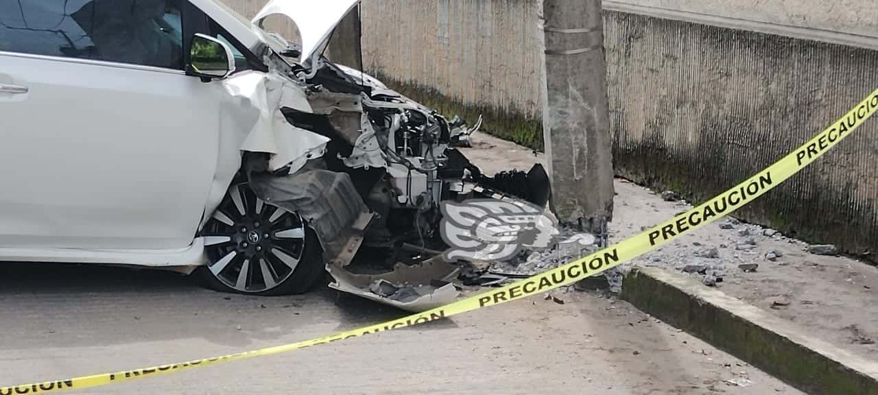 Pierde El Control E Impacta Su Camioneta Contra Un Poste Pas En Fort N