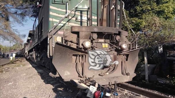 Esquivan Al Tren Y A La Muerte Motociclistas En Fort N