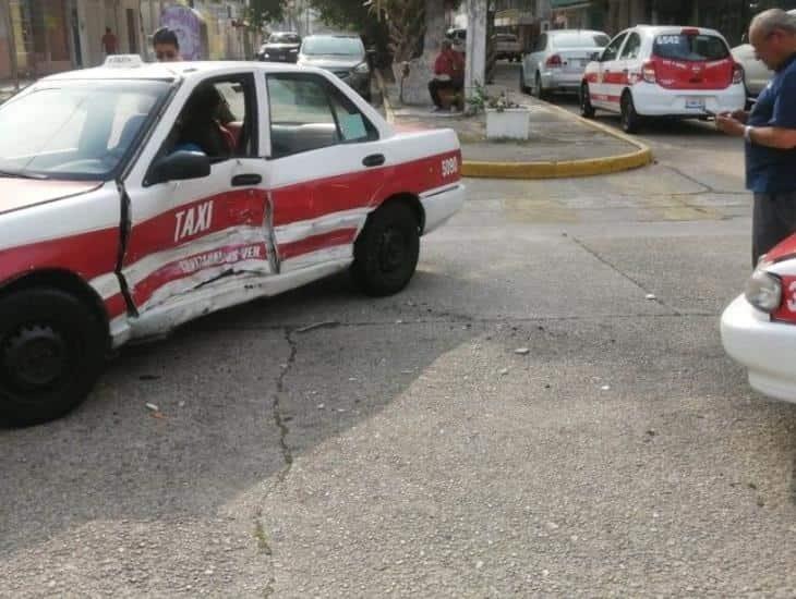 Chocan Taxis En El Centro De Coatzacoalcos Hay 2 Lesionados Video