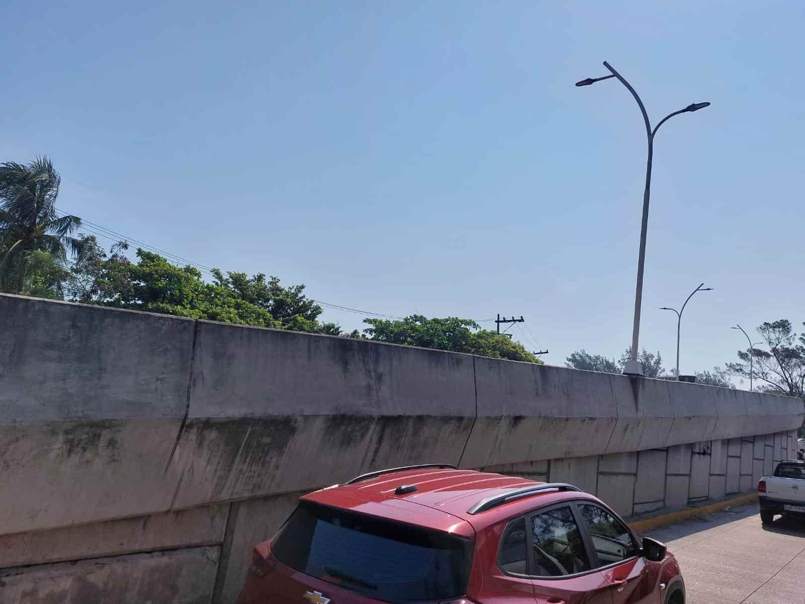 Caos vial en Boca del Río por cierre de puente en La Boticaria