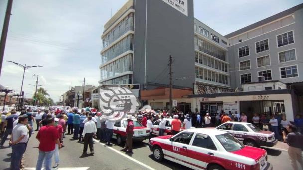 Taxistas De Orizaba Acusan Operaci N Irregular De Nuevo Transporte