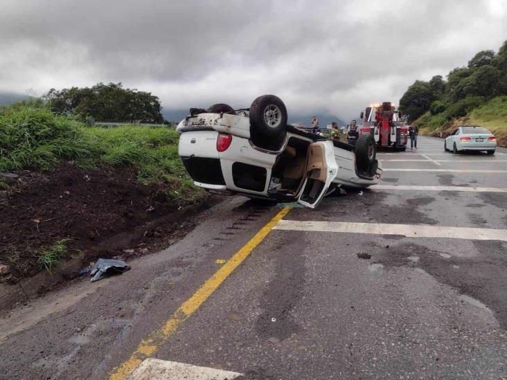 Volcadura De Camioneta En Libramiento De Nogales Deja Un Lesionado