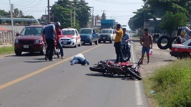 Motociclista De Cosamaloapan Se Estrella Contra Taxi