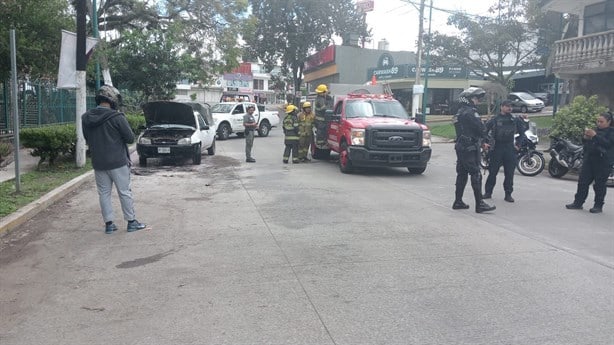 Incendio Casi Consume Camioneta En Colonia De Xalapa