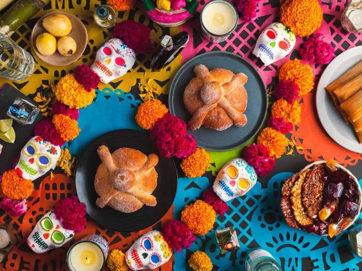 Esto pasa si comes los alimentos de la ofrenda de Día de Muertos