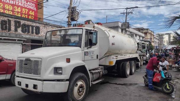 Desazolvan Alcantarillas En Mercados De Veracruz Brotaban Aguas Negras