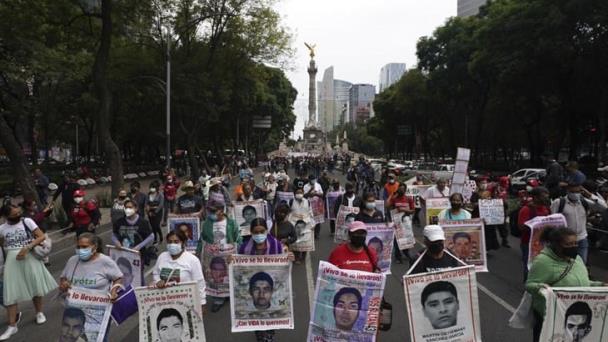 AMLO se reunirá nuevamente con padres de los 43 normalistas de Ayotzinapa