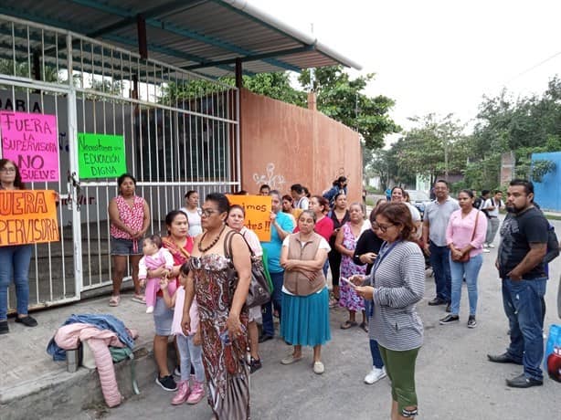 Padres De Familia Toman Escuela En Veracruz Denuncian La Falta De Maestros