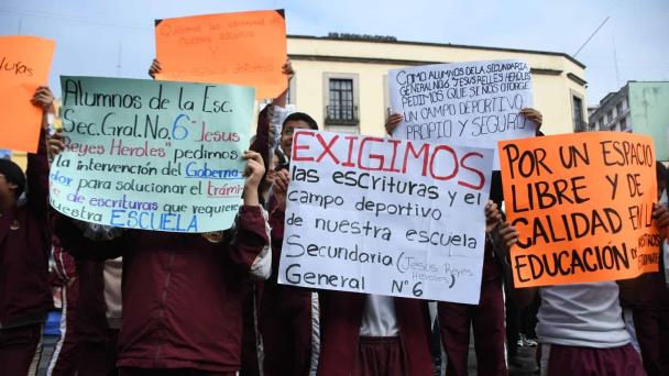 Con Manifestaci N Estudiantes Piden Escriturar Secundaria De Xalapa