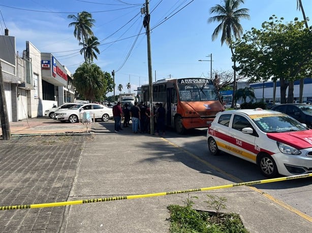 Chofer De Cami N Urbano Pierde La Vida De Un Infarto En Calles De Veracruz