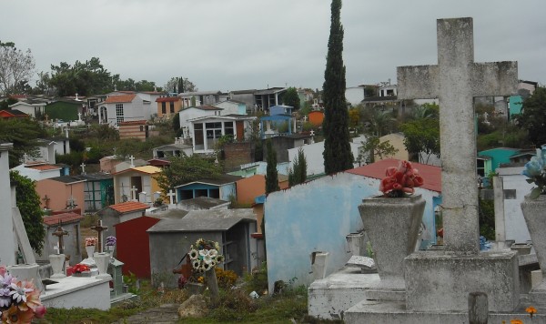 Sí abrirán panteones de Xalapa en Día de Muertos