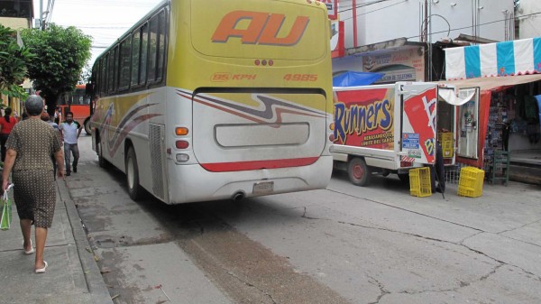 Nuevo bloqueo en Orizaba por retención de autobuses