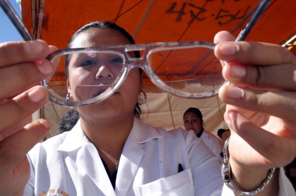 Invitan a campaña de lentes a bajo costo en Veracruz