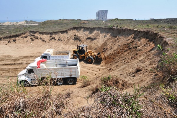 Saqueo de dunas, actividad cotidiana en Coatzacoalcos 