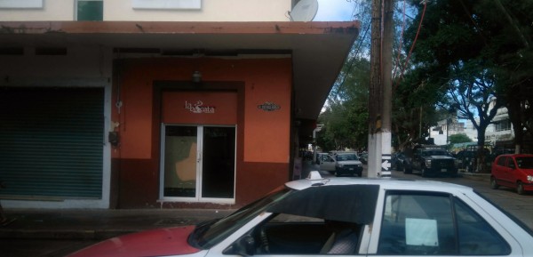 Asaltan cafetería en pleno centro de Coatzacoalcos