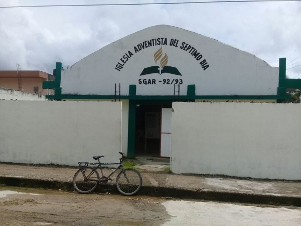 Atracan iglesia Adventista en Villa Cuichapa