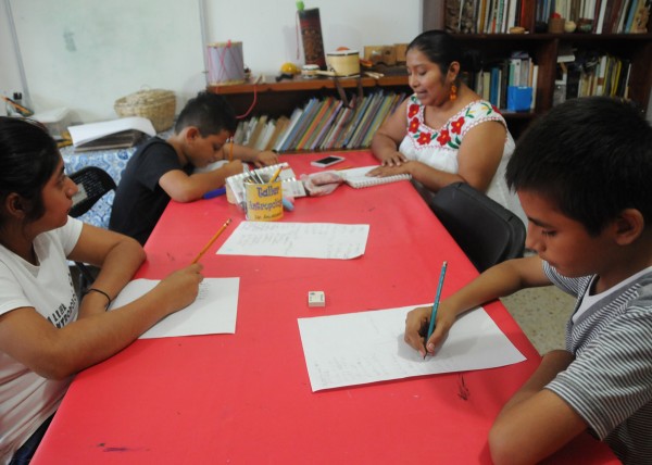 Arranca proyecto para enseñanza de inglés y náhuatl en Veracruz