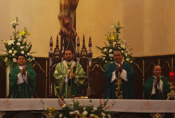 Analiza Iglesia regresar poco a poco a celebración de misas en Veracruz