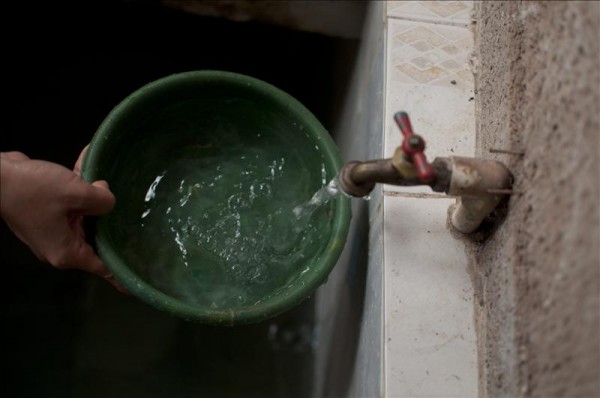 Continúan recortes de agua pese a crisis económica: MRD